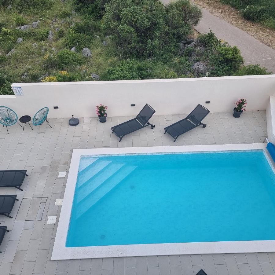 Bella Vista Apartment *