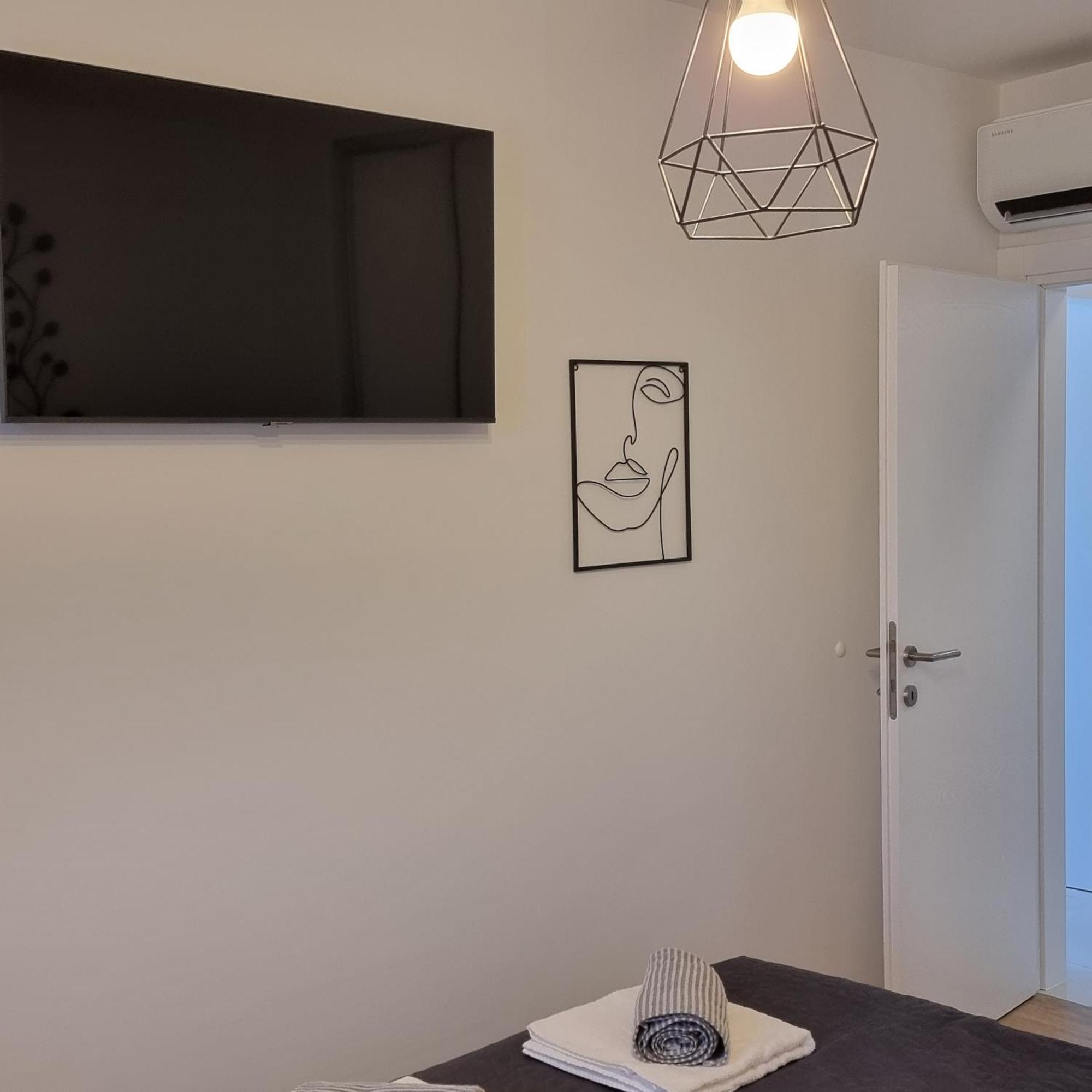 Bella Vista Apartment *