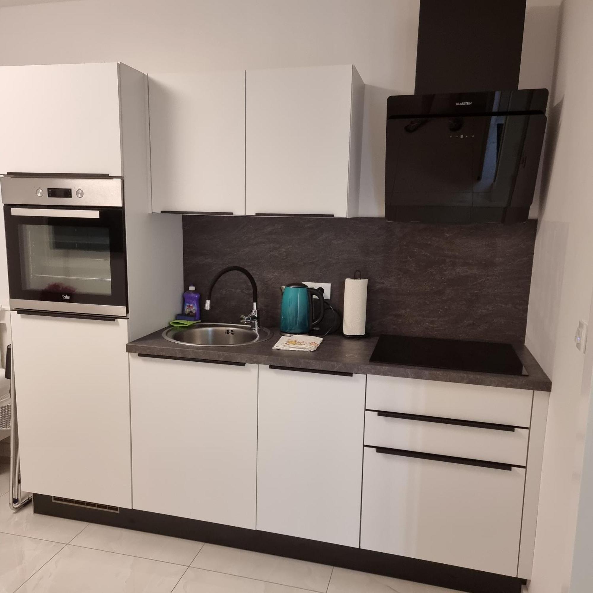 Bella Vista Apartment *